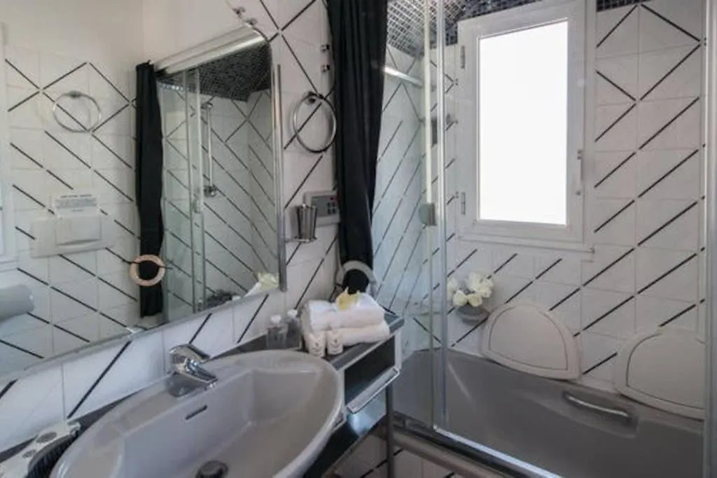 Villa Spa Hamman Sauna Juan-les-Pins 0*,  France